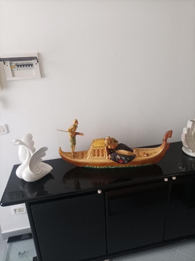 Отель Cleopatra Катания Экстерьер фото